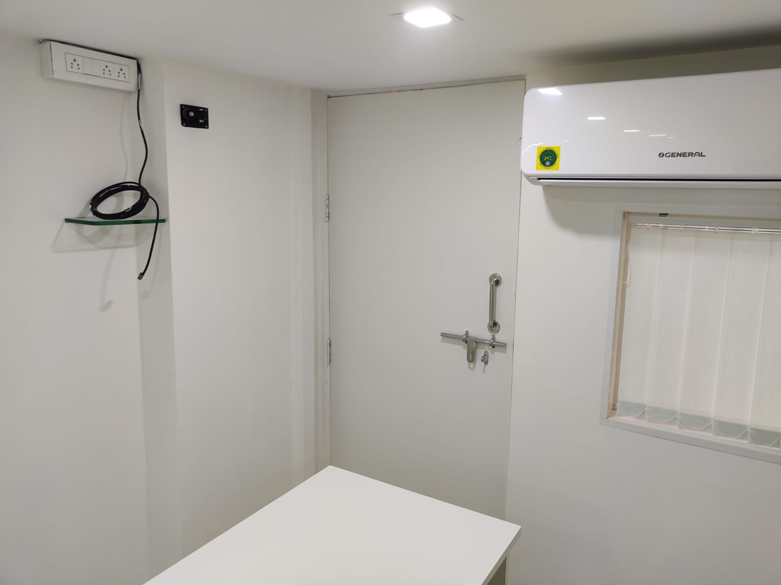 Crystal Plaza office interior 22